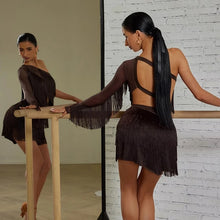 Laden Sie das Bild in den Galerie-Viewer, Elegance Line - Chocolate Kleid