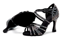 Laden Sie das Bild in den Galerie-Viewer, LatinAmore Shoe Line - Diamond Girl Tanzschuhe